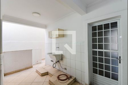 Casa à venda com 201m², 3 quartos e 3 vagas Casa à venda com 201m², 3 quartos e 3 vagasÁrea de Serviço