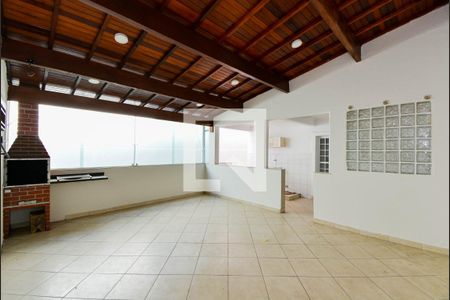 Casa à venda com 201m², 3 quartos e 3 vagas Casa à venda com 201m², 3 quartos e 3 vagasÁrea externa