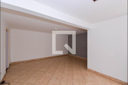 Casa à venda com 201m², 3 quartos e 3 vagas Casa à venda com 201m², 3 quartos e 3 vagasSala-Edícula