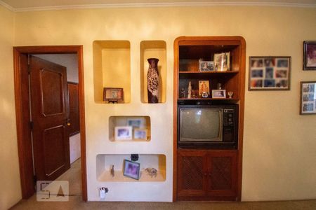 Casa à venda com 400m², 4 quartos e 4 vagasSala de TV