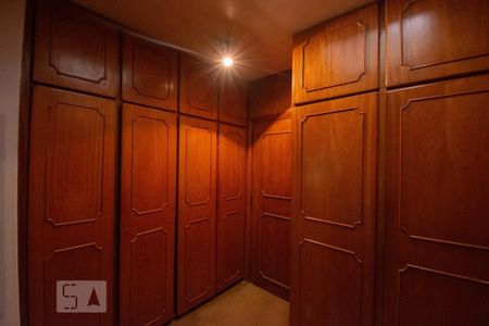 Casa à venda com 400m², 4 quartos e 4 vagasCloset