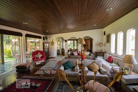 Casa à venda com 400m², 4 quartos e 4 vagasSala