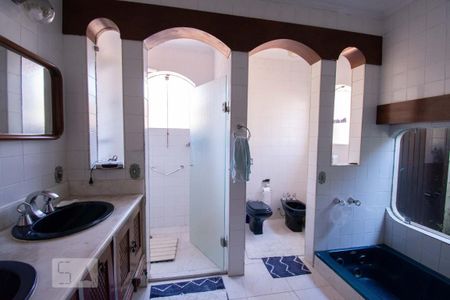 Casa à venda com 400m², 4 quartos e 4 vagasBanheiro da Suíte