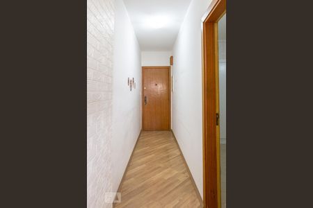 Corredor de entrada de apartamento para alugar com 3 quartos, 117m² em Pompeia, São Paulo
