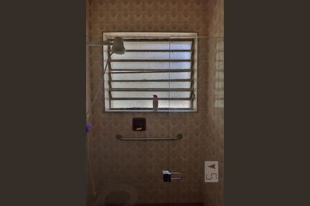 Casa à venda com 130m², 2 quartos e 1 vagaBanheiro