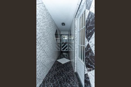 Casa à venda com 350m², 4 quartos e 3 vagasCorredor acesso