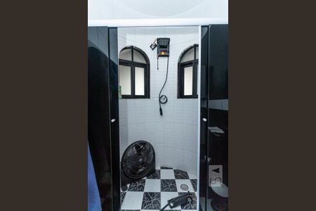 Casa à venda com 350m², 4 quartos e 3 vagasBanheiro suite 1