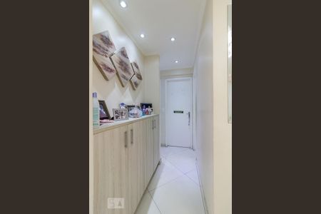 Apartamento à venda com 77m², 3 quartos e 2 vagasCorredor