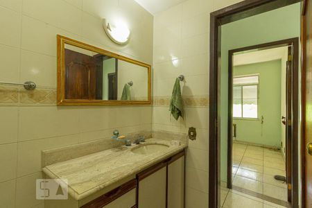 Apartamento para alugar com 98m², 3 quartos e 1 vaga Apartamento para alugar com 98m², 3 quartos e 1 vagaDetalhe do banheiro social 1