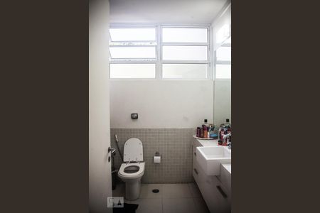 Apartamento à venda com 174m², 3 quartos e 2 vagasBanheiro da Suíte 2