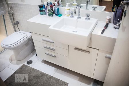 Apartamento à venda com 174m², 3 quartos e 2 vagasDetalhe do banheiro