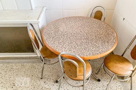 Apartamento à venda com 111m², 2 quartos e sem vagaCozinha