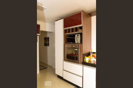 Casa à venda com 288m², 4 quartos e 4 vagasCozinha