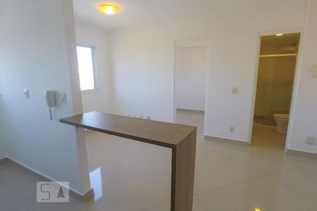 Sala vista pela cozinha de apartamento para alugar com 1 quarto, 40m² em Cambuci, São Paulo