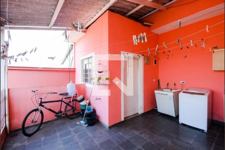 Casa à venda com 197m², 5 quartos e 2 vagasÁrea de Serviço