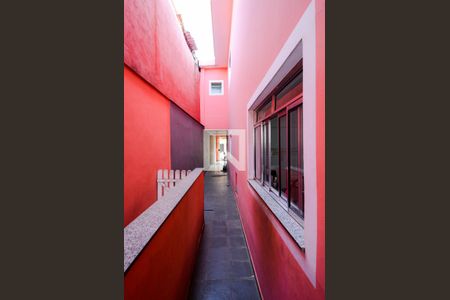 Casa à venda com 197m², 5 quartos e 2 vagasCorredor Lateral