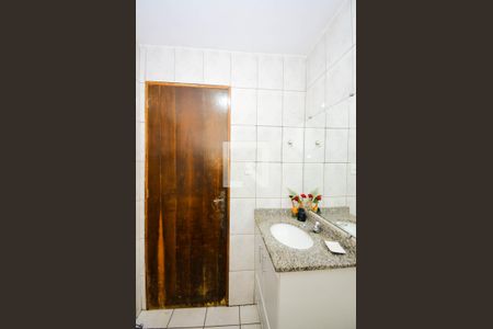 Casa à venda com 197m², 5 quartos e 2 vagasBanheiro de Serviço