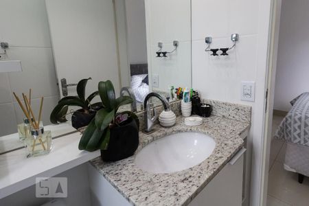 Apartamento à venda com 67m², 2 quartos e 1 vaga Apartamento à venda com 67m², 2 quartos e 1 vagaBanheiro da Suíte