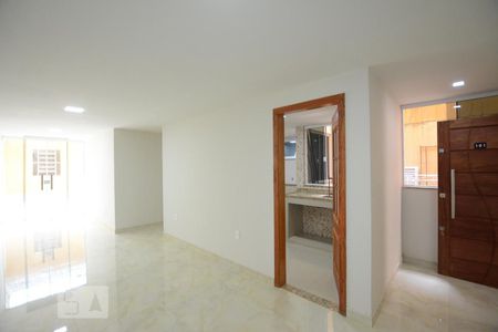 Sala de apartamento para alugar com 3 quartos, 81m² em Penha, Rio de Janeiro