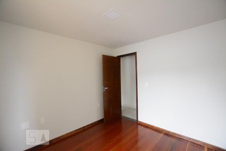 Quarto 1 de apartamento para alugar com 2 quartos, 56m² em Penha, Rio de Janeiro