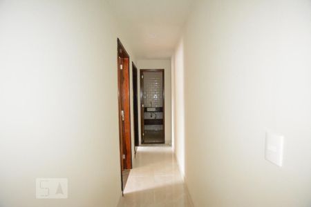 Corredor de apartamento para alugar com 2 quartos, 56m² em Penha, Rio de Janeiro