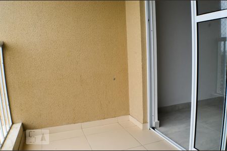 Sala com varanda  de apartamento para alugar com 2 quartos, 57m² em Cabula Iv, Salvador