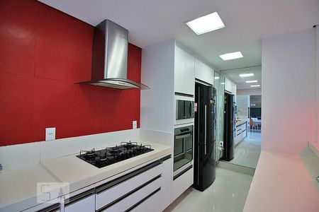 Casa à venda com 340m², 4 quartos e 4 vagasCozinha