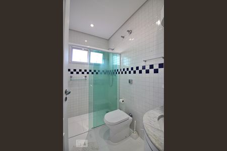 Casa à venda com 340m², 4 quartos e 4 vagasBanheiro da Suíte 2