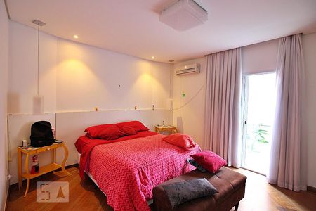 Casa à venda com 340m², 4 quartos e 4 vagasQuarto 3 - Suíte