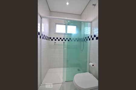 Casa à venda com 340m², 4 quartos e 4 vagasBanheiro da Suíte 2