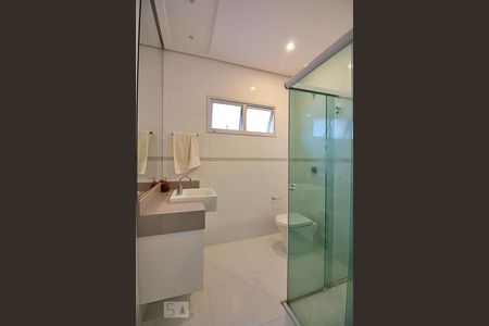 Casa à venda com 340m², 4 quartos e 4 vagasBanheiro da Suíte 3