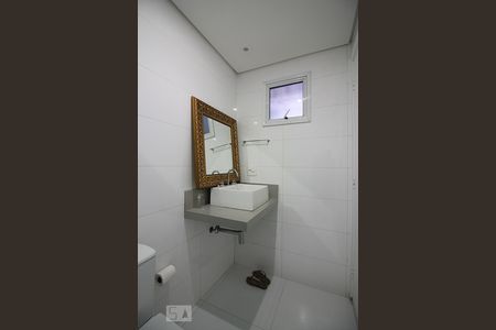 Casa à venda com 340m², 4 quartos e 4 vagasBanheiro Social