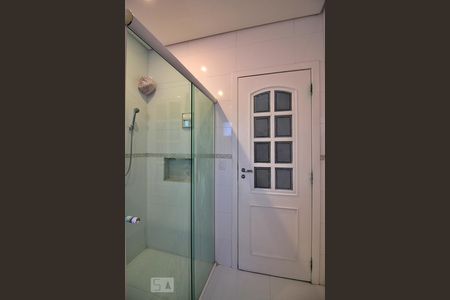 Casa à venda com 340m², 4 quartos e 4 vagasBanheiro da Suíte 3