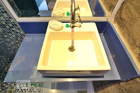 Casa à venda com 340m², 4 quartos e 4 vagasBanheiro da Piscina