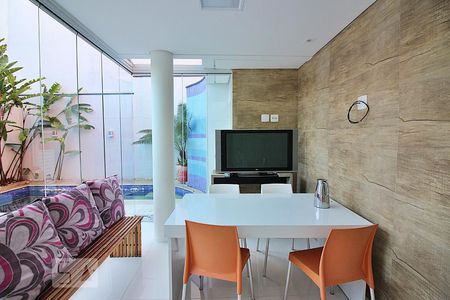 Casa à venda com 340m², 4 quartos e 4 vagasCozinha