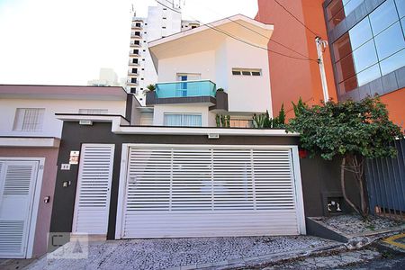 Casa à venda com 340m², 4 quartos e 4 vagasFachada