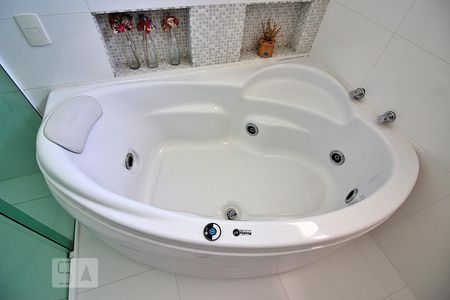 Casa à venda com 340m², 4 quartos e 4 vagasBanheiro da Suíte 1