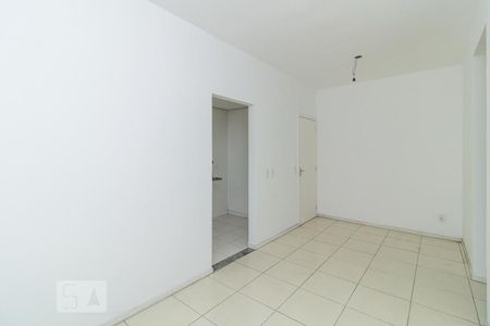 Sala de apartamento para alugar com 2 quartos, 58m² em Jardim Sulacap, Rio de Janeiro