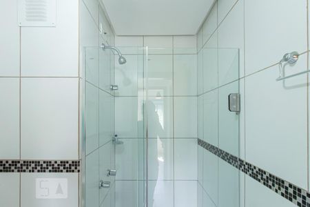 Banheiro de apartamento à venda com 3 quartos, 74m² em Cristo Redentor, Porto Alegre