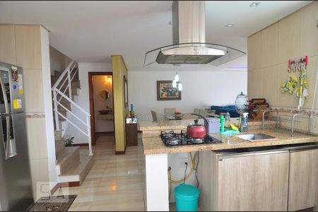 Casa para alugar com 328m², 8 quartos e 4 vagasCasa 1 - Cozinha
