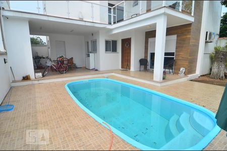Casa para alugar com 328m², 8 quartos e 4 vagasCasa 1 - Piscina