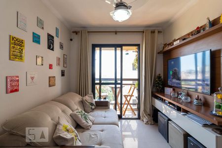 Sala de Estar de apartamento à venda com 3 quartos, 71m² em Vila Carbone, São Paulo