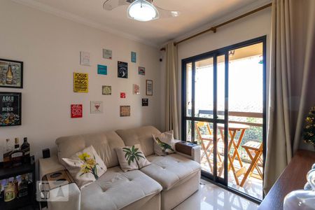 Sala de Estar de apartamento à venda com 3 quartos, 71m² em Vila Carbone, São Paulo
