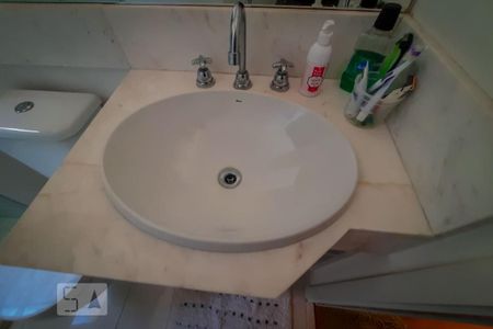 Apartamento à venda com 130m², 3 quartos e 2 vagasBanheiro