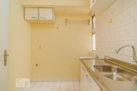 Cozinha de kitnet/studio para alugar com 1 quarto, 26m² em Menino Deus, Porto Alegre
