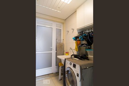 Apartamento à venda com 96m², 2 quartos e 2 vagas Apartamento à venda com 96m², 2 quartos e 2 vagasÁrea de serviço