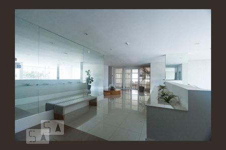 Apartamento à venda com 96m², 2 quartos e 2 vagasHall social