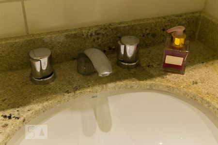 Apartamento à venda com 96m², 2 quartos e 2 vagas Apartamento à venda com 96m², 2 quartos e 2 vagasBanheiro social - Torneira