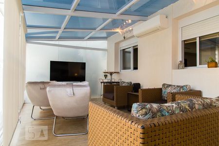 Apartamento à venda com 96m², 2 quartos e 2 vagas Apartamento à venda com 96m², 2 quartos e 2 vagasVaranda