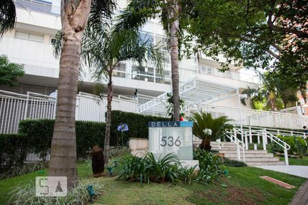 Apartamento à venda com 96m², 2 quartos e 2 vagas Apartamento à venda com 96m², 2 quartos e 2 vagasFachada